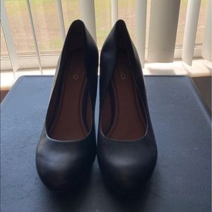 ALDO classics round leather heels